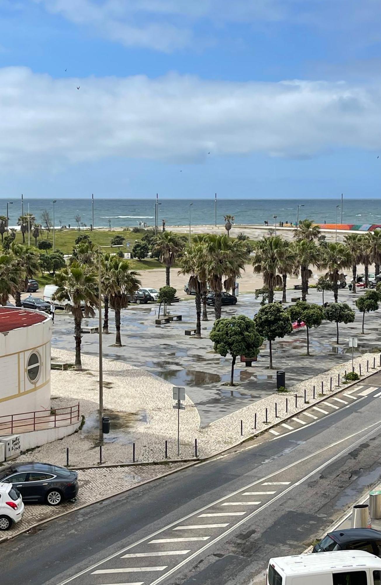 Enjoy Ocean Beach Life At Costa Da Caparica! Costa da Caparica Exterior foto